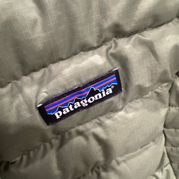 Patagonia Olive Quilted Vest - Picture 2 of 4